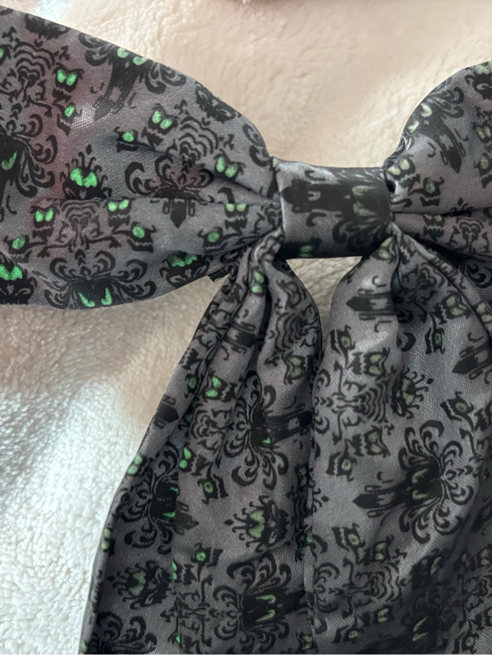 Disney Haunted Mansion Glow-In-The-Dark Hair Bow Halloween - Picture 5 of 6